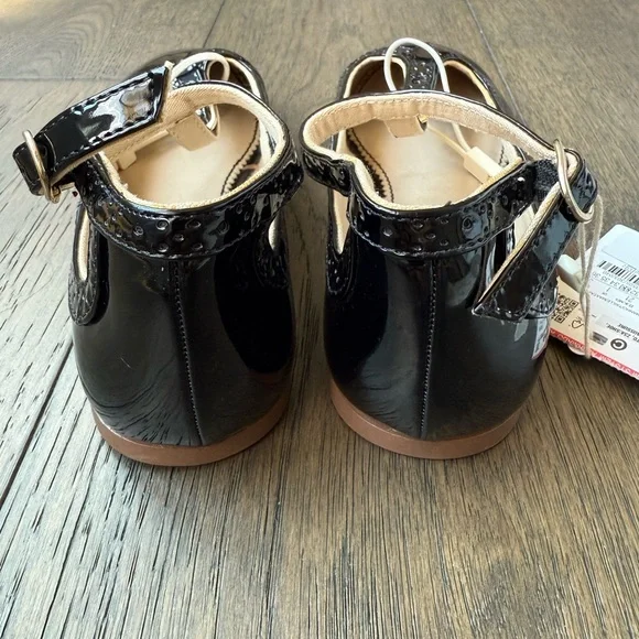 🆕 Zara Girls Black Patent Leather T-Strap Shoes for girls size 33 - Picture 4 of 5